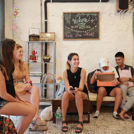 Nivas Siam Hostel Бангкок Экстерьер фото