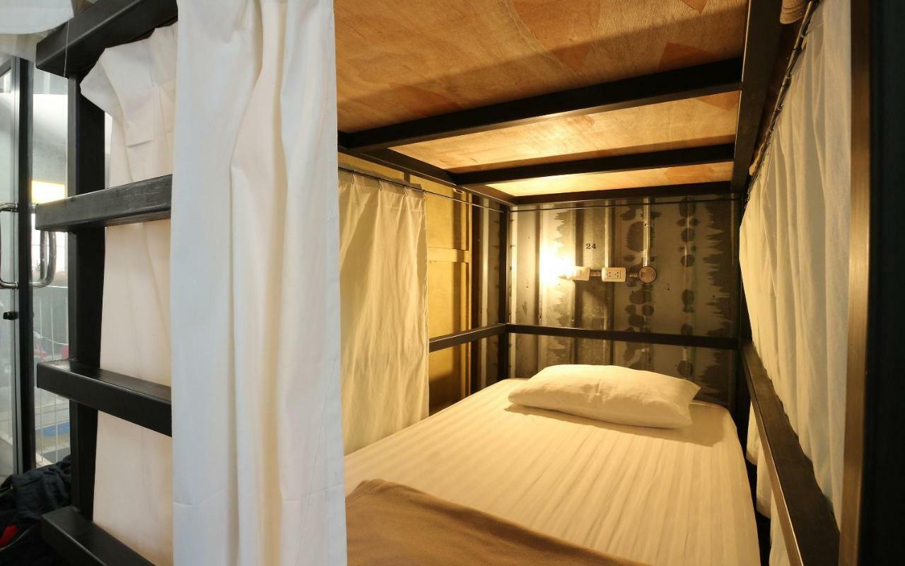Nivas Siam Hostel Бангкок Экстерьер фото