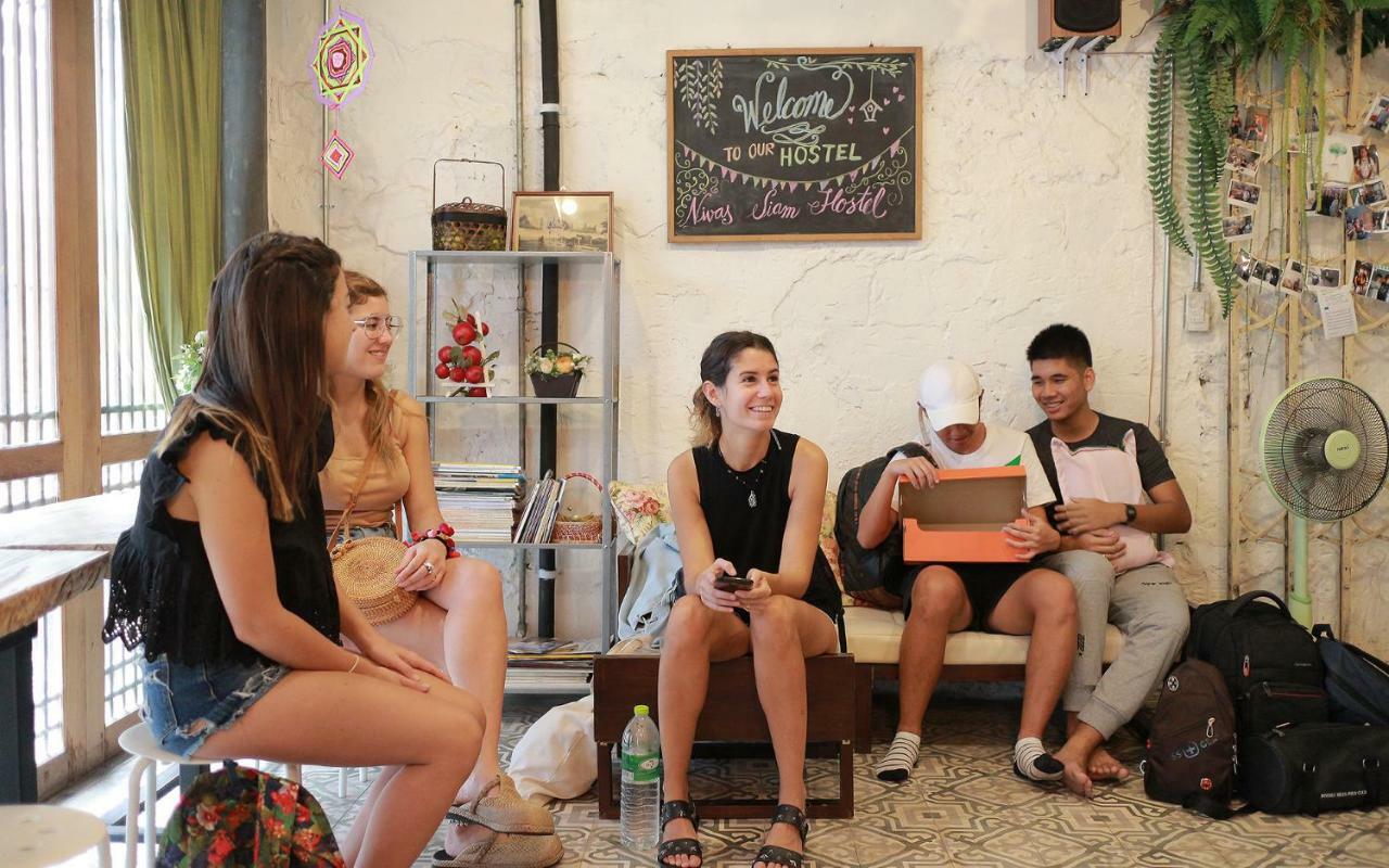 Nivas Siam Hostel Бангкок Экстерьер фото