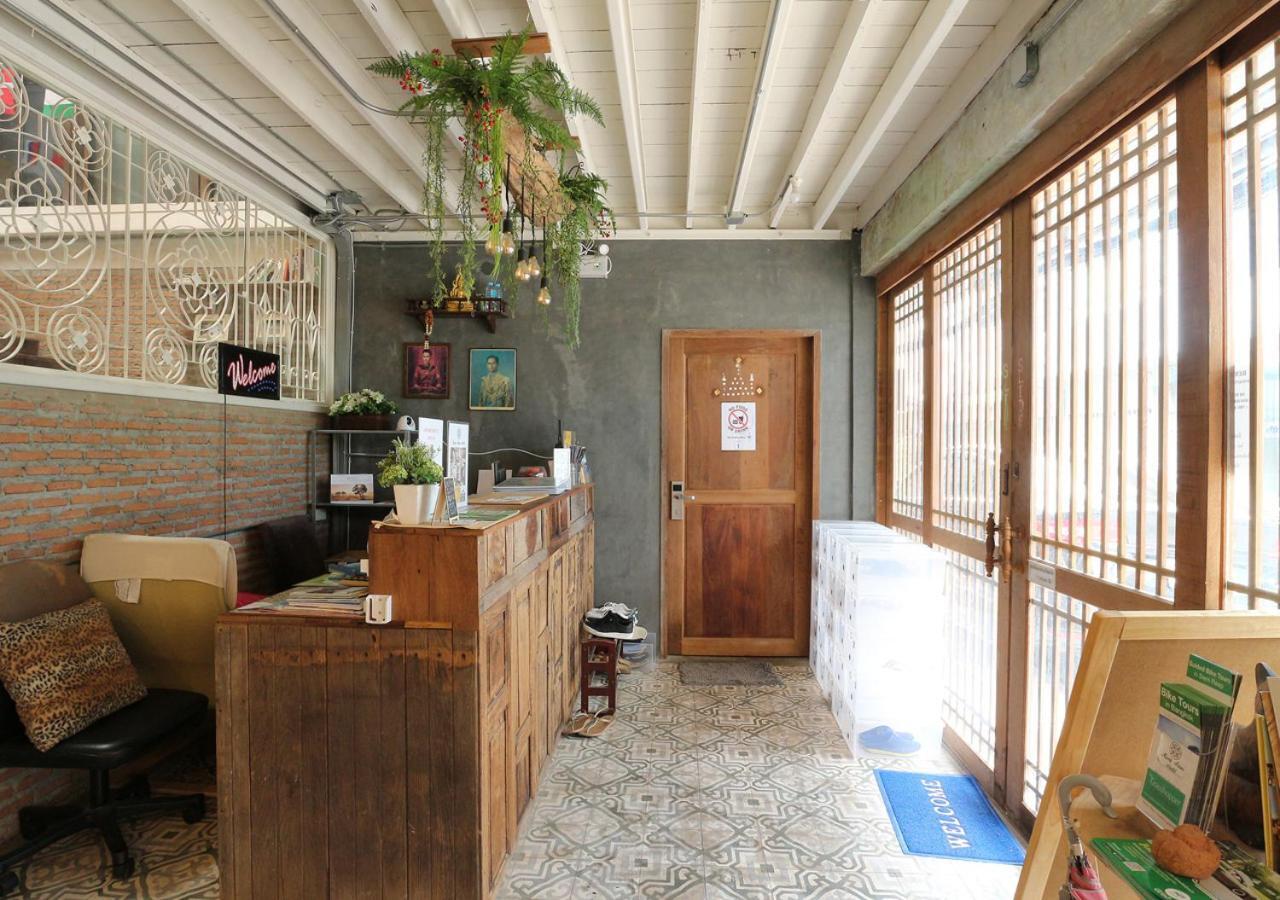 Nivas Siam Hostel Бангкок Экстерьер фото