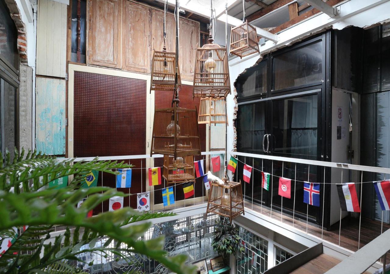 Nivas Siam Hostel Бангкок Экстерьер фото