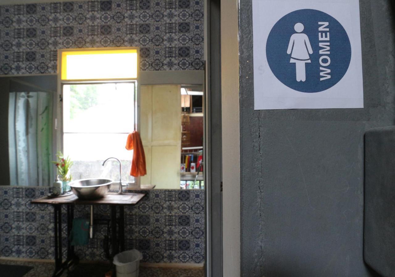 Nivas Siam Hostel Бангкок Экстерьер фото