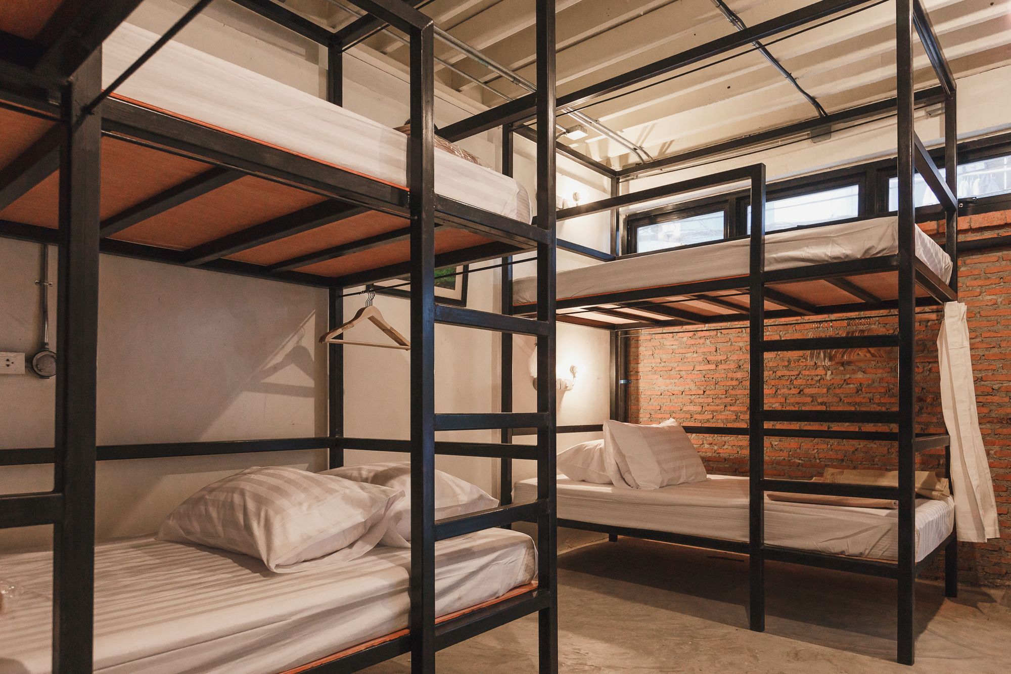 Nivas Siam Hostel Бангкок Экстерьер фото